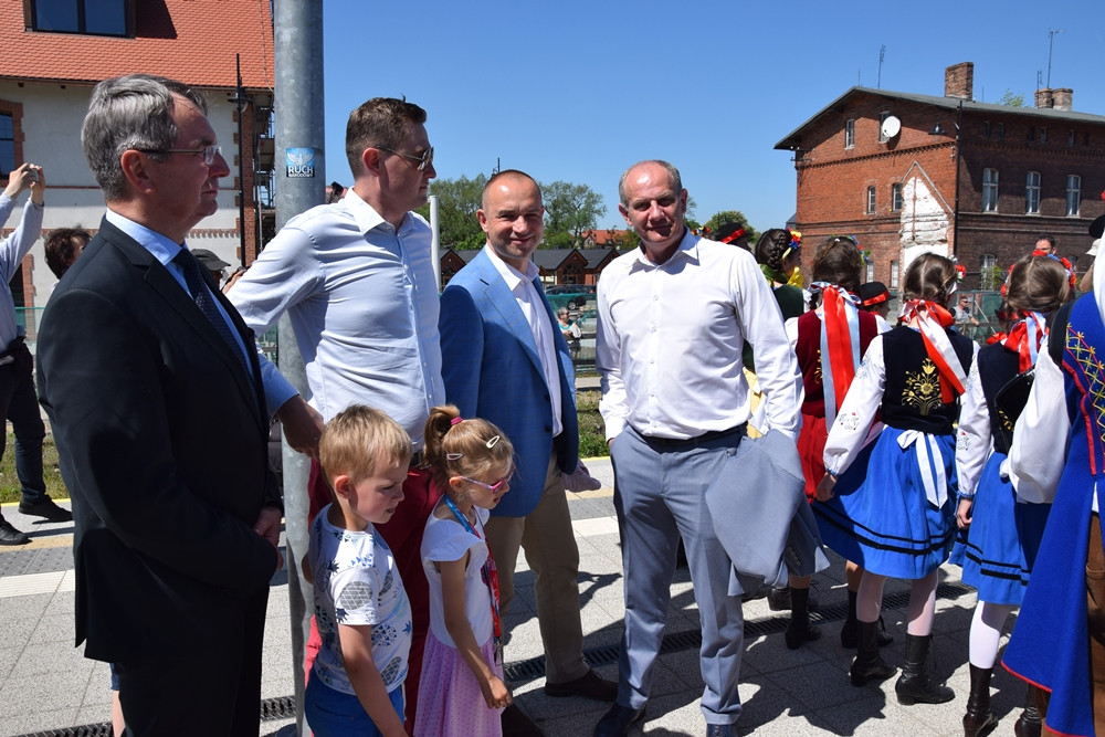 Chcą ratować kolej z Gdańska na Kaszuby. W Kartuzach podpisano list intencyjny