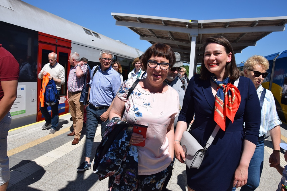 Chcą ratować kolej z Gdańska na Kaszuby. W Kartuzach podpisano list intencyjny