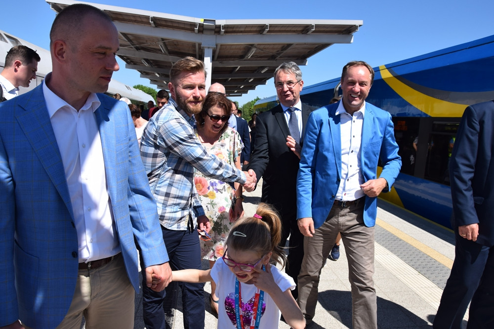 Chcą ratować kolej z Gdańska na Kaszuby. W Kartuzach podpisano list intencyjny