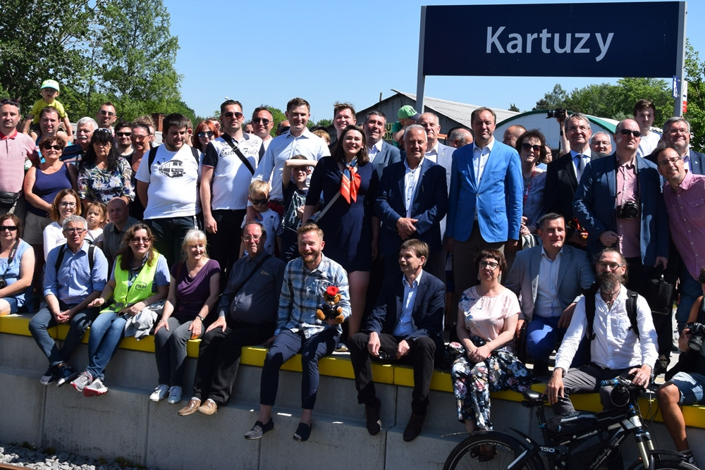 Chcą ratować kolej z Gdańska na Kaszuby. W Kartuzach podpisano list intencyjny