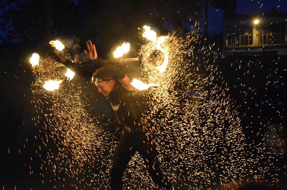 Ogień, światło i woda - widowiskowo w kartuskim Muzeum Kaszubskim