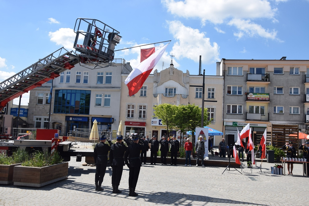 Kartuzy. Powiatowe obchody Dnia Strażaka. Wręczono awanse i nagrody