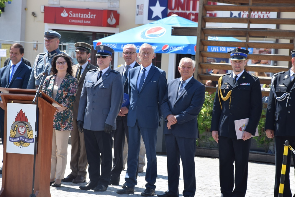 Kartuzy. Powiatowe obchody Dnia Strażaka. Wręczono awanse i nagrody