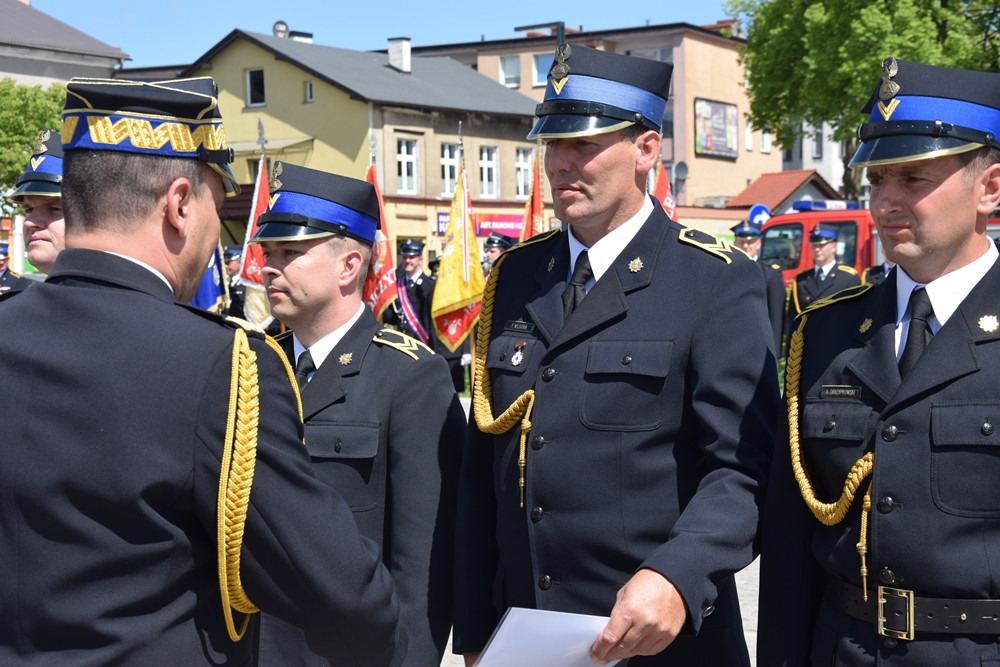 Kartuzy. Powiatowe obchody Dnia Strażaka. Wręczono awanse i nagrody