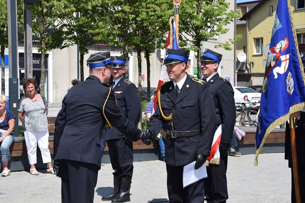Kartuzy. Powiatowe obchody Dnia Strażaka. Wręczono awanse i nagrody