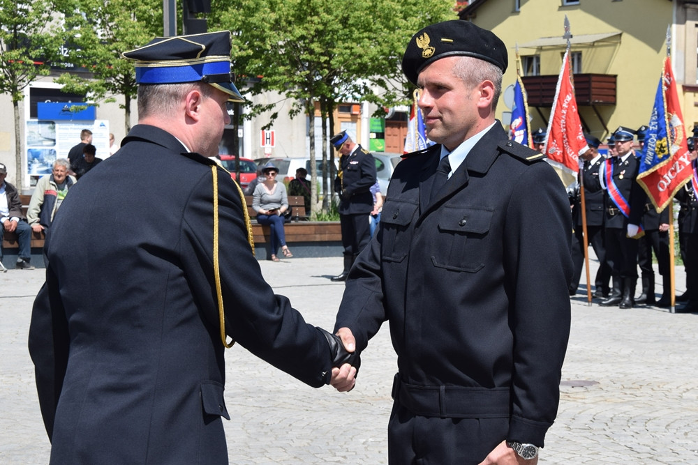 Kartuzy. Powiatowe obchody Dnia Strażaka. Wręczono awanse i nagrody