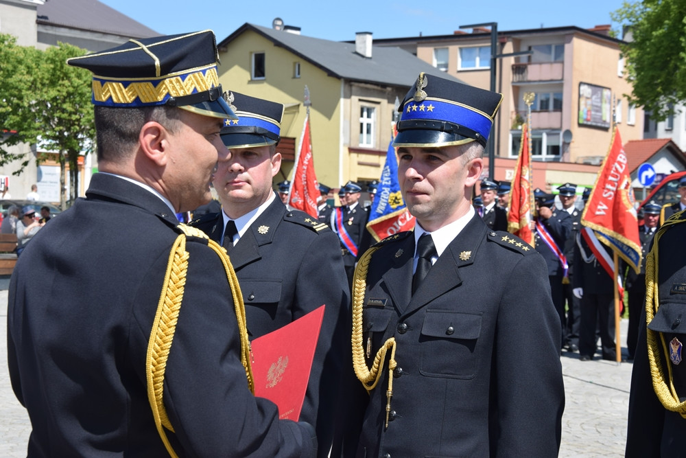Kartuzy. Powiatowe obchody Dnia Strażaka. Wręczono awanse i nagrody