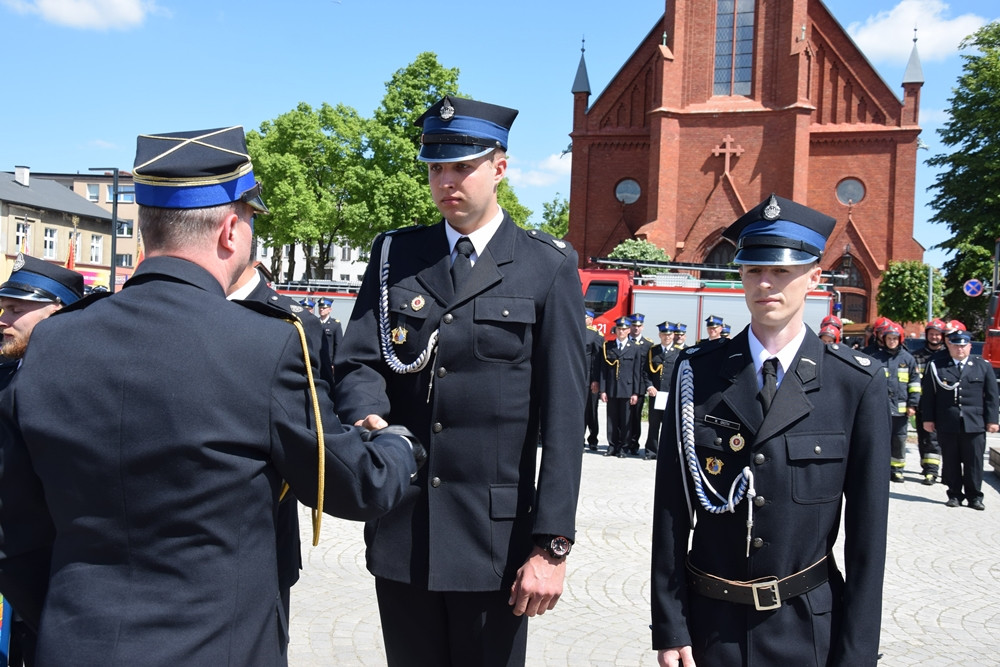 Kartuzy. Powiatowe obchody Dnia Strażaka. Wręczono awanse i nagrody
