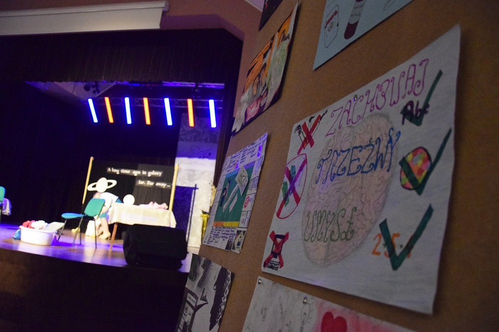 Uczniowie ze Staniszewa zwycięzcami policyjnego Przeglądu Małych Form Teatralnych