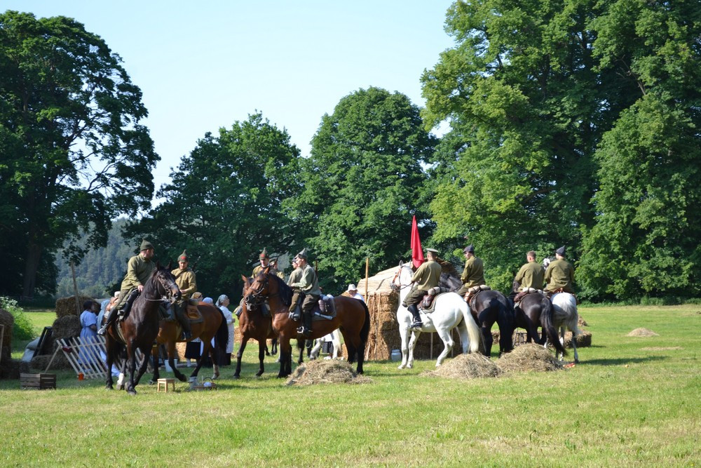 Wyczechowo. Piknik Historyczny z widowiskową inscenizacją bitwy z 1920 r.