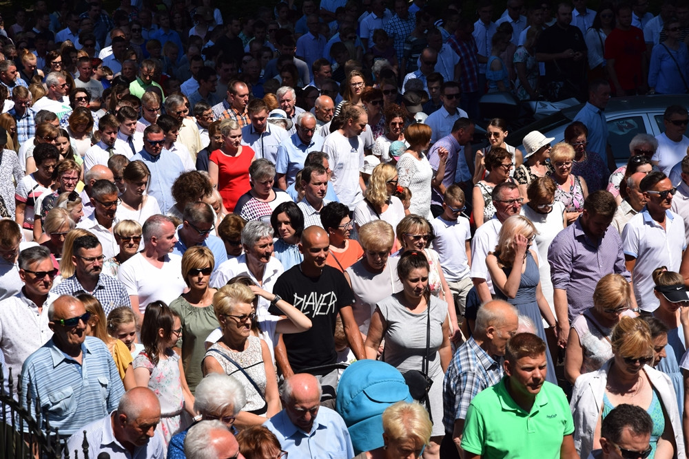 Kartuzy. Procesja Bożego Ciała przeszła ulicami miasta. Modliły się tłumy wiernych