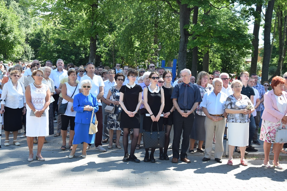 Kartuzy. Procesja Bożego Ciała przeszła ulicami miasta. Modliły się tłumy wiernych