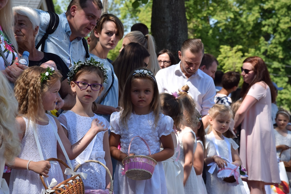 Kartuzy. Procesja Bożego Ciała przeszła ulicami miasta. Modliły się tłumy wiernych