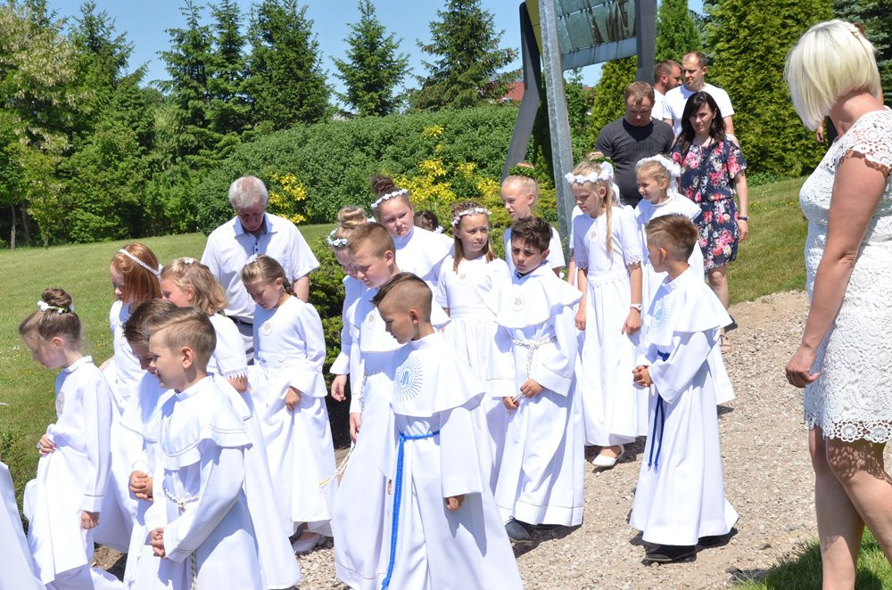 Tysiące mieszkańców Sierakowic na procesji Bożego Ciała