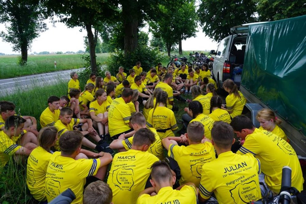 Na rowerach z Szopy do Częstochowy. Wyjątkowa wyprawa uczniów, nauczycieli i przyjaciół szkoły