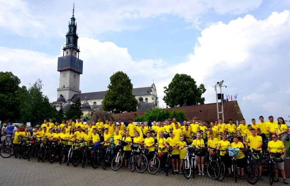 Na rowerach z Szopy do Częstochowy. Wyjątkowa wyprawa uczniów, nauczycieli i przyjaciół szkoły