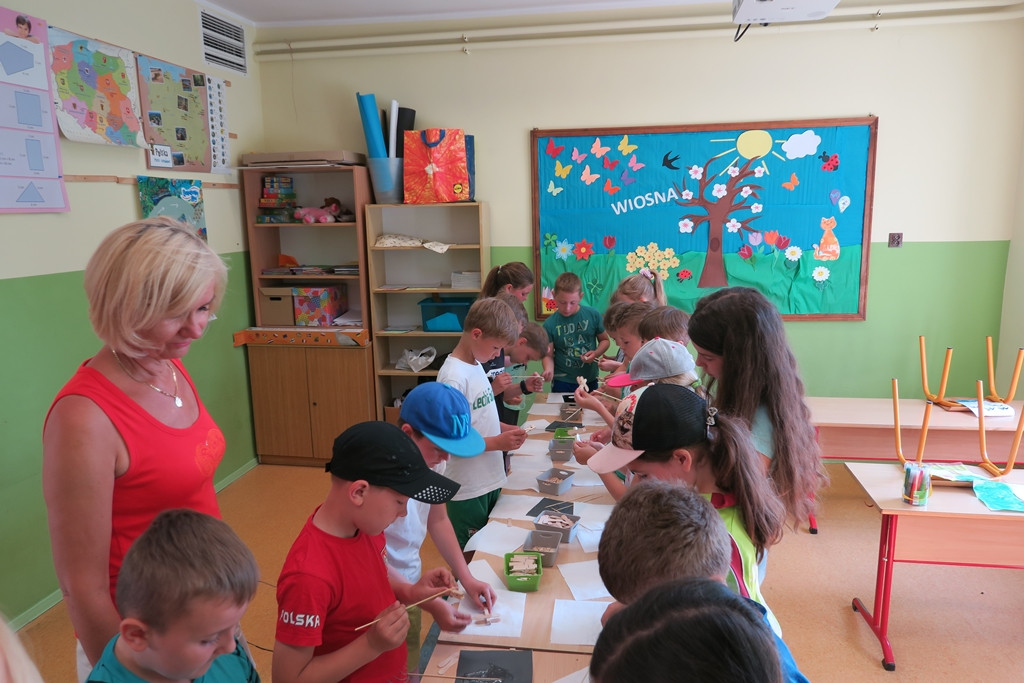 Żukowo. Sportowe i indiańskie harce w SP nr 1 z okazji Dnia Dziecka