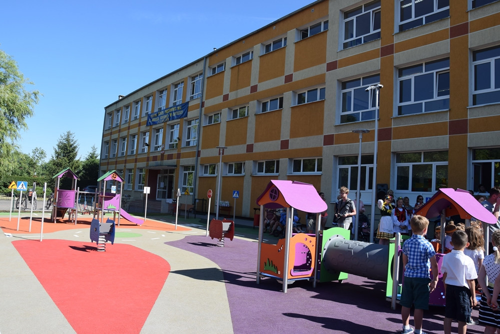 Kartuzy. Plac zabaw przy Dwójce otwarty. To jeden z najładniejszych tego typu obiektów na Pomorzu