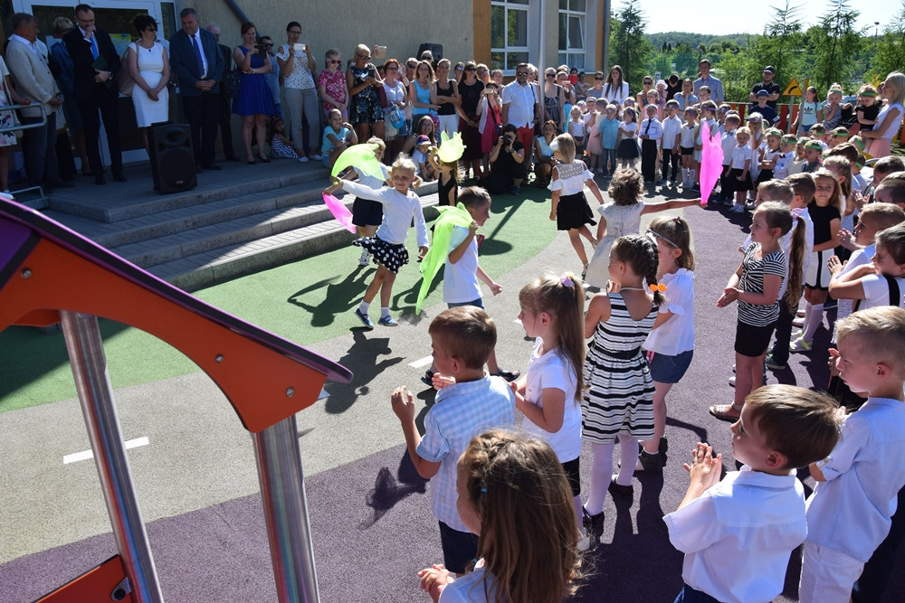 Kartuzy. Plac zabaw przy Dwójce otwarty. To jeden z najładniejszych tego typu obiektów na Pomorzu