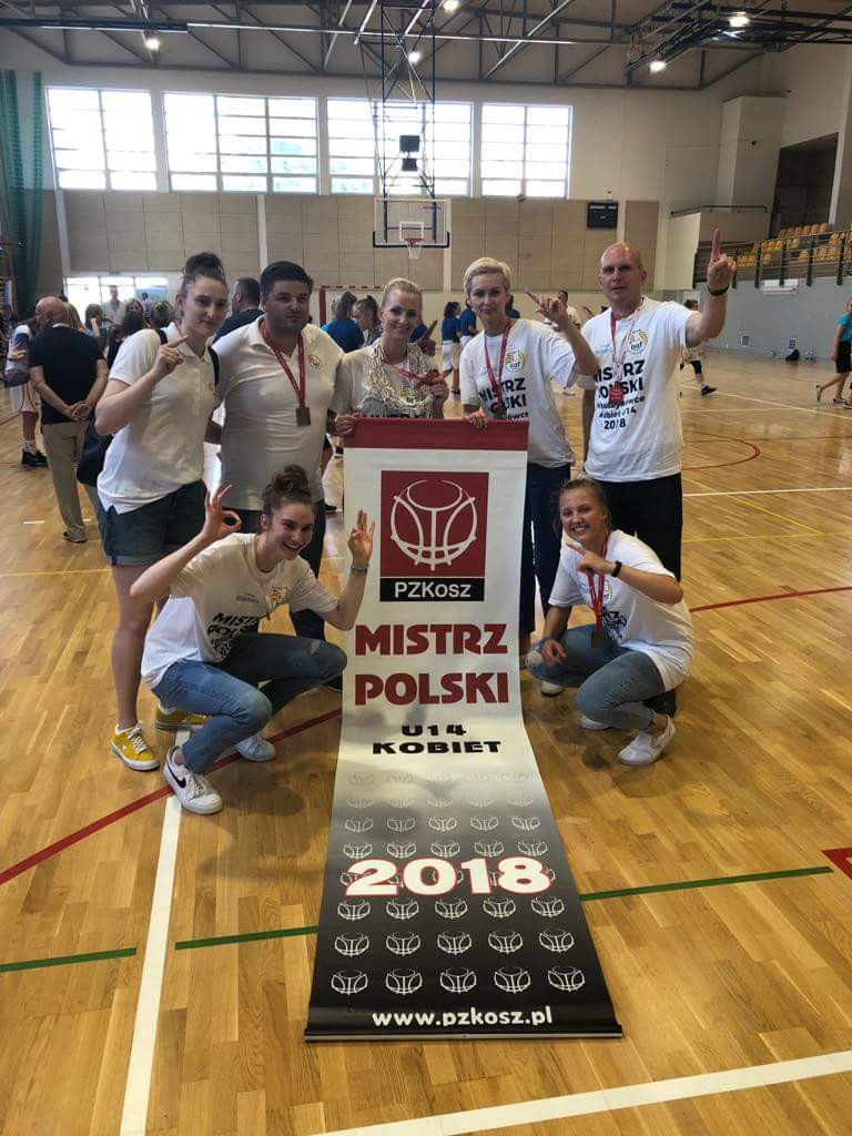 Koszykówka. UKS Bat Kartuzy mistrzem Polski do lat 14 kobiet
