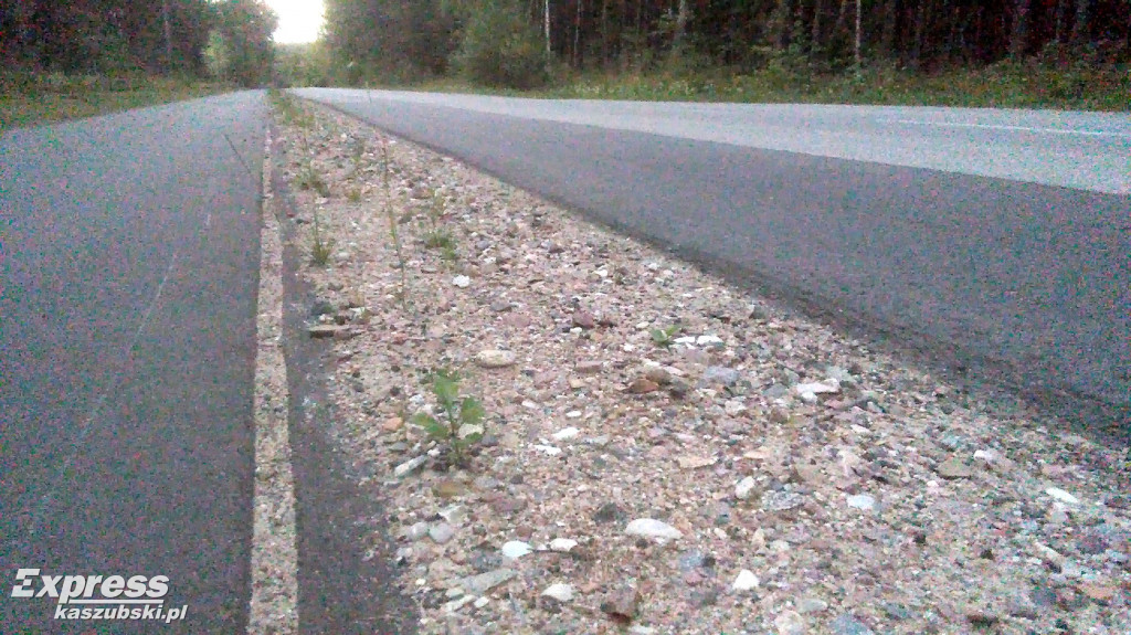Kamienie na ścieżce rowerowej