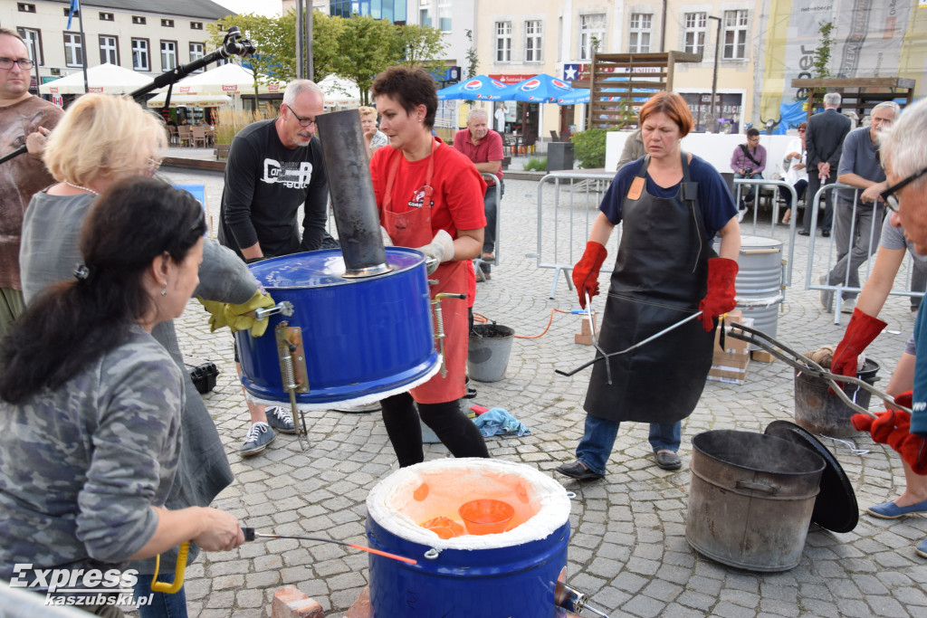 Kartuzy. Pokaz wypalania ceramiki