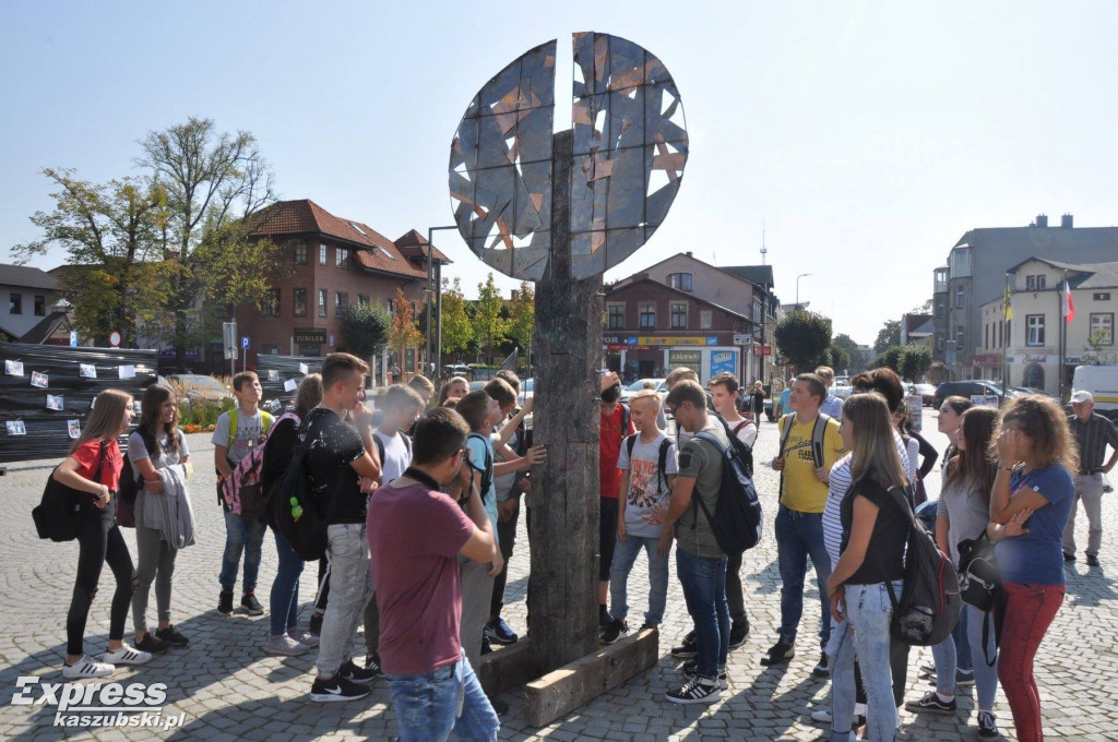 Uczniowie na plenerze artystycznym
