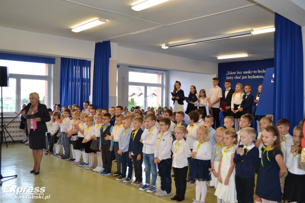 Kartuzy. Pasowanie uczniów w SP nr 5