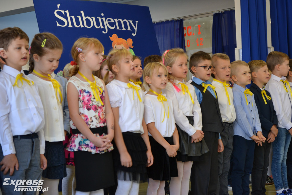 Kartuzy. Pasowanie uczniów w SP nr 5