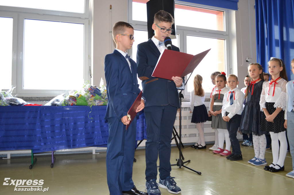 Kartuzy. Pasowanie uczniów w SP nr 5
