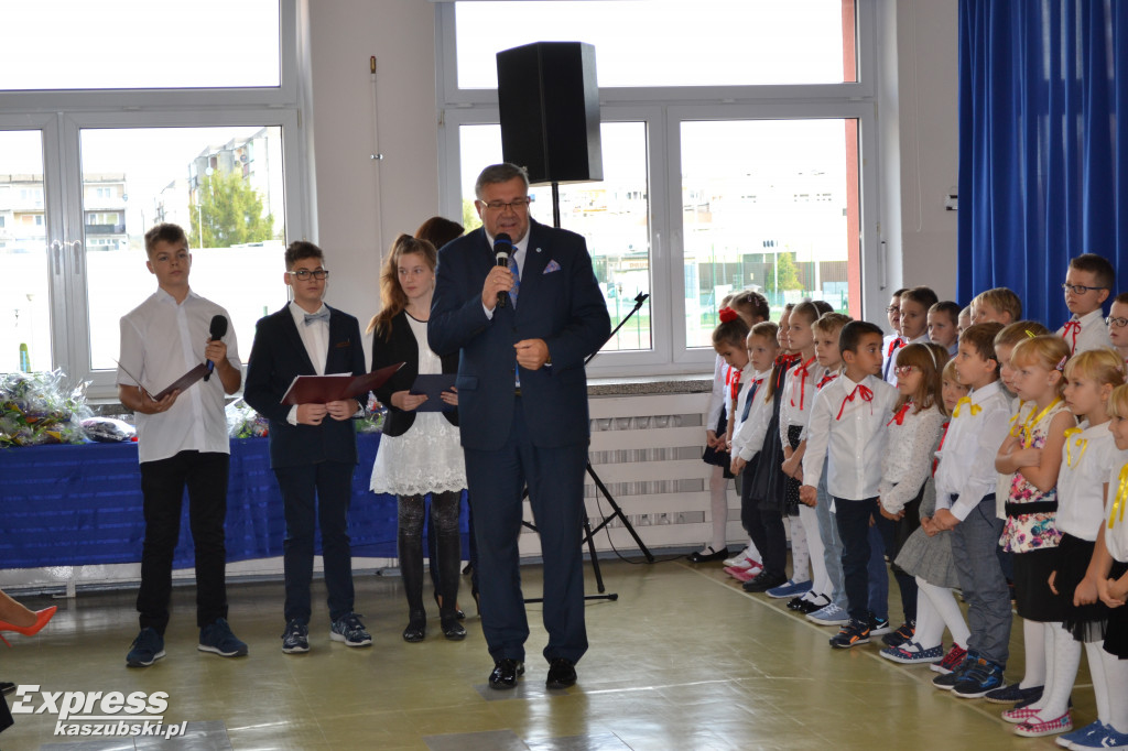 Kartuzy. Pasowanie uczniów w SP nr 5
