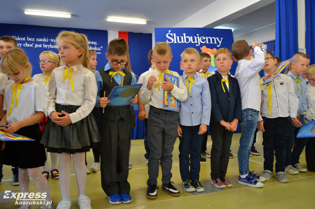 Kartuzy. Pasowanie uczniów w SP nr 5