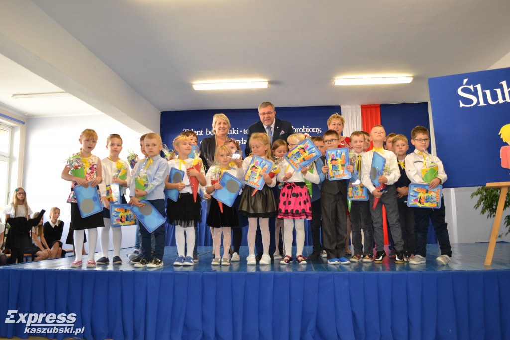 Kartuzy. Pasowanie uczniów w SP nr 5