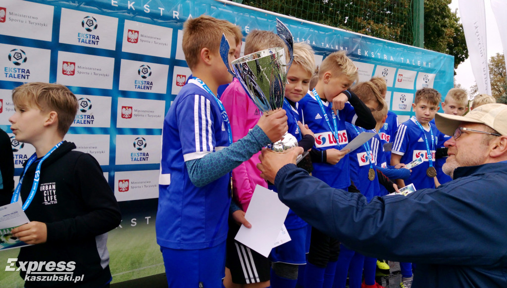 Młodzi piłkarze zwycięzcami w turnieju Ekstra Talent