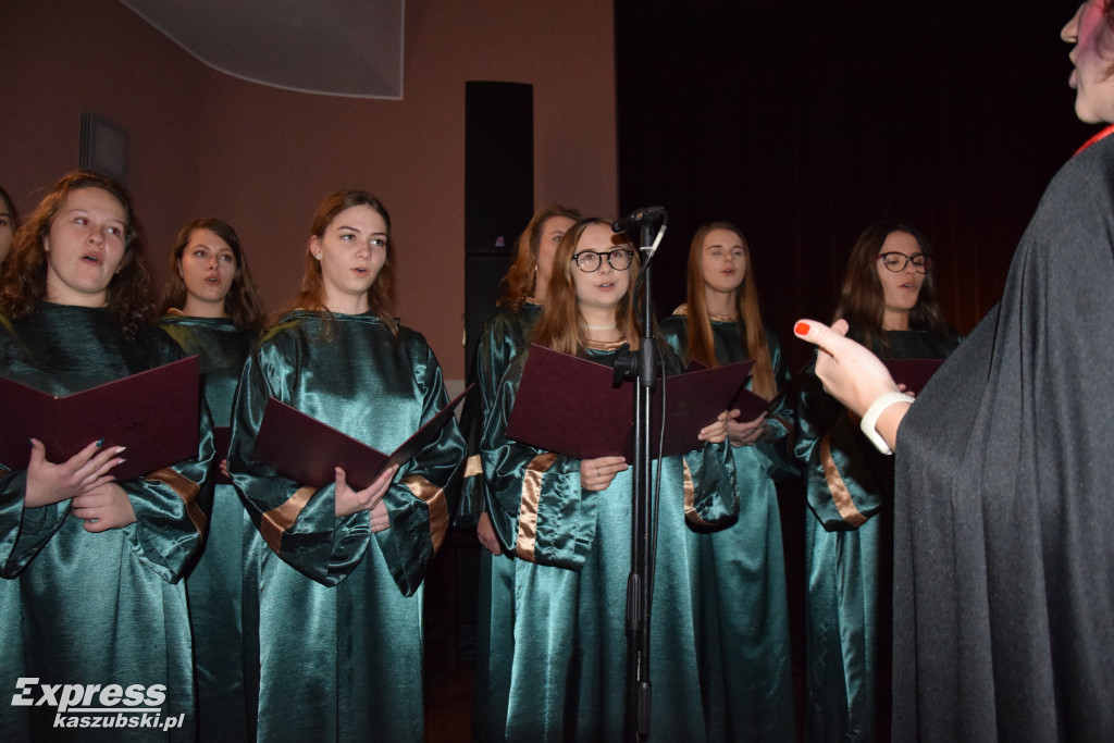 Klasztorna Pomaga - Kiermasz i Jasełka
