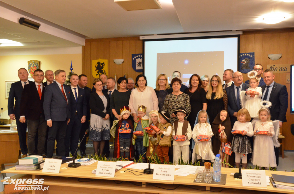 Przedszkolaki wystąpiły na sesji Rady Miejskiej