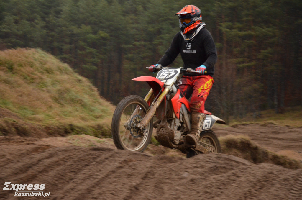 Miłośnicy motocrossu spotkali się w Gostomiu