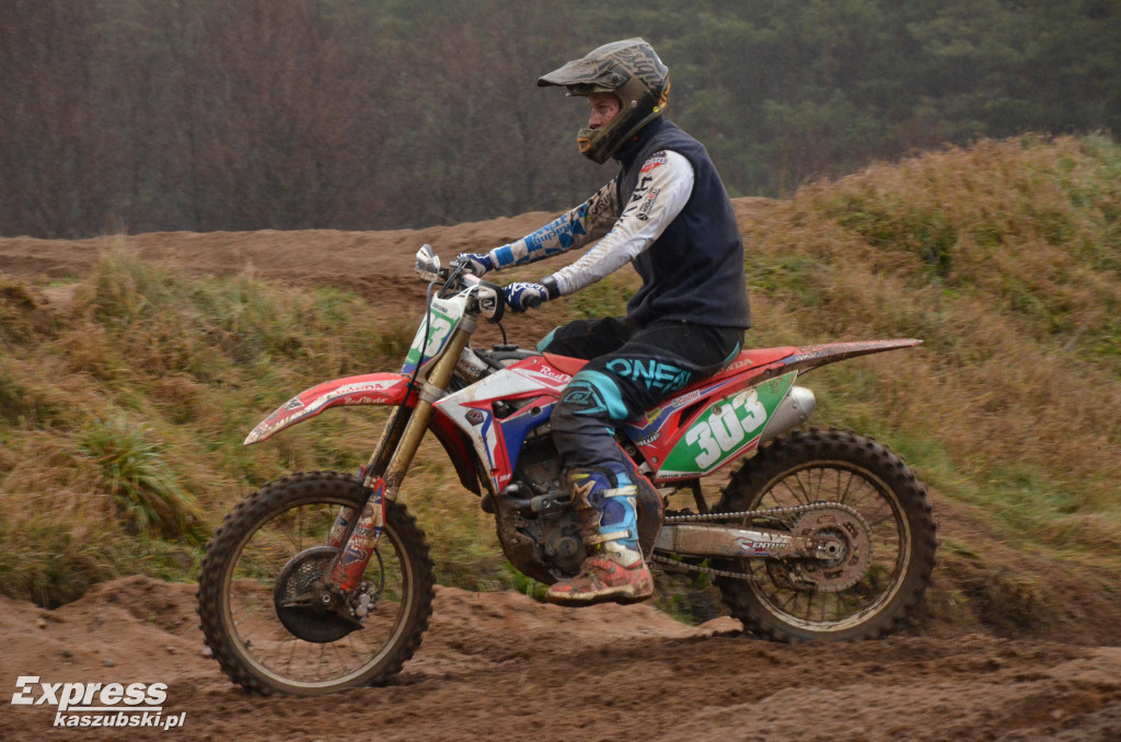 Miłośnicy motocrossu spotkali się w Gostomiu