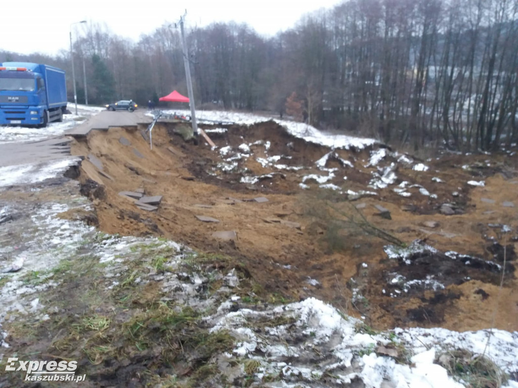 Zarwana droga i osuwisko w Rutkach