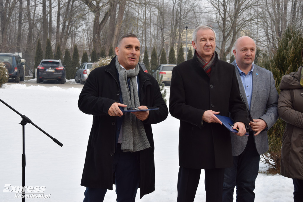 Przekazanie aut dla DPS i PCPR