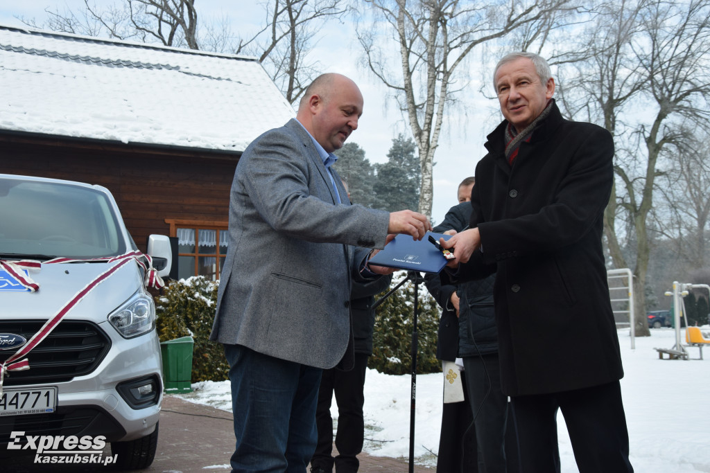 Przekazanie aut dla DPS i PCPR