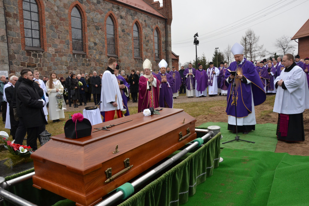 Gowidlino. Pogrzeb ks. Franciszka Cybuli