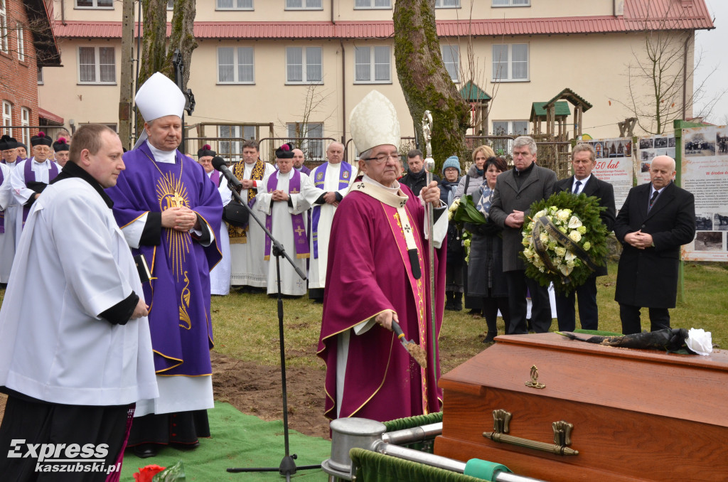 Gowidlino. Pogrzeb ks. Franciszka Cybuli