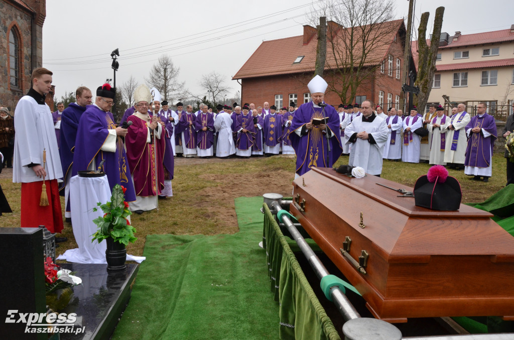 Gowidlino. Pogrzeb ks. Franciszka Cybuli