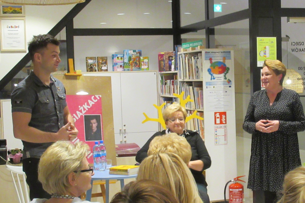 Jakub Małecki w kartuskiej bibliotece
