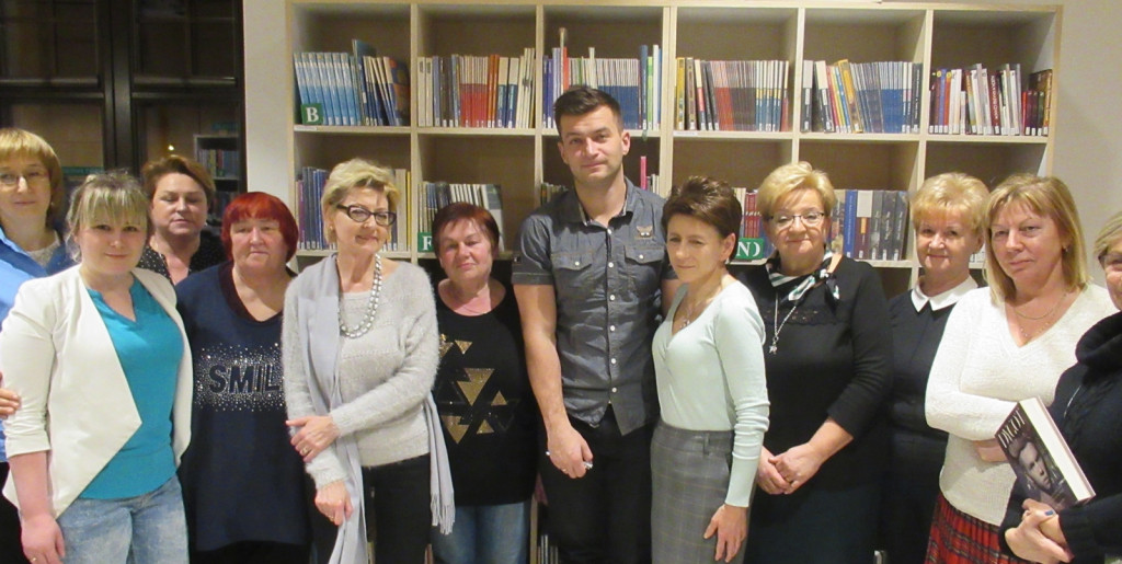 Jakub Małecki w kartuskiej bibliotece