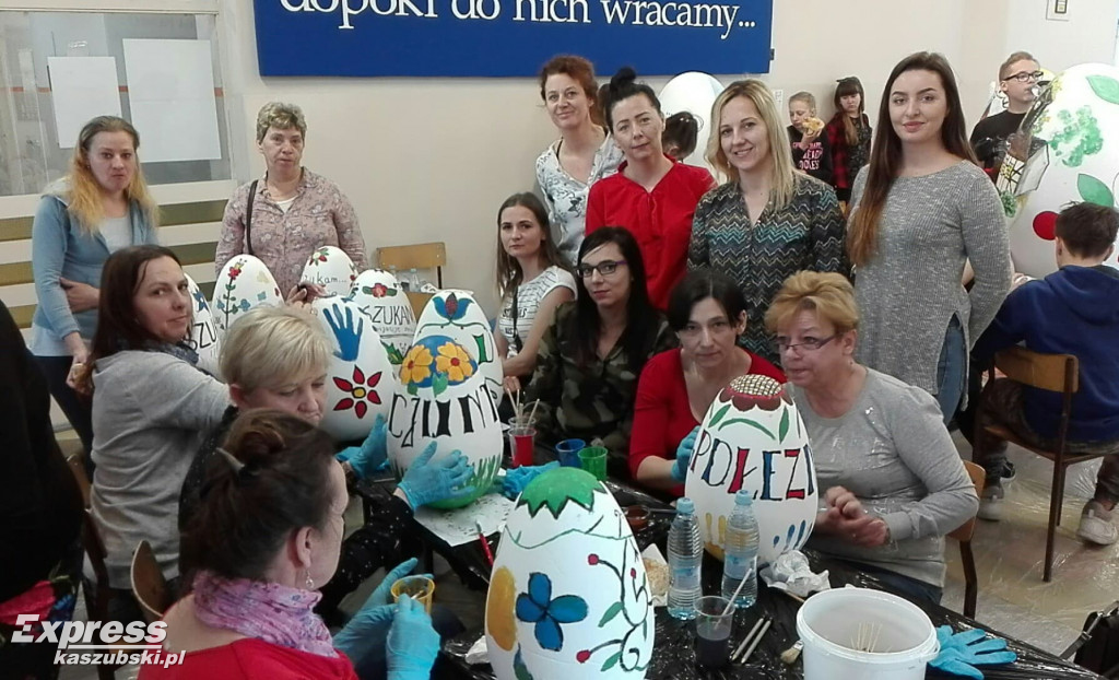 Malowanie kartuskich pisanek