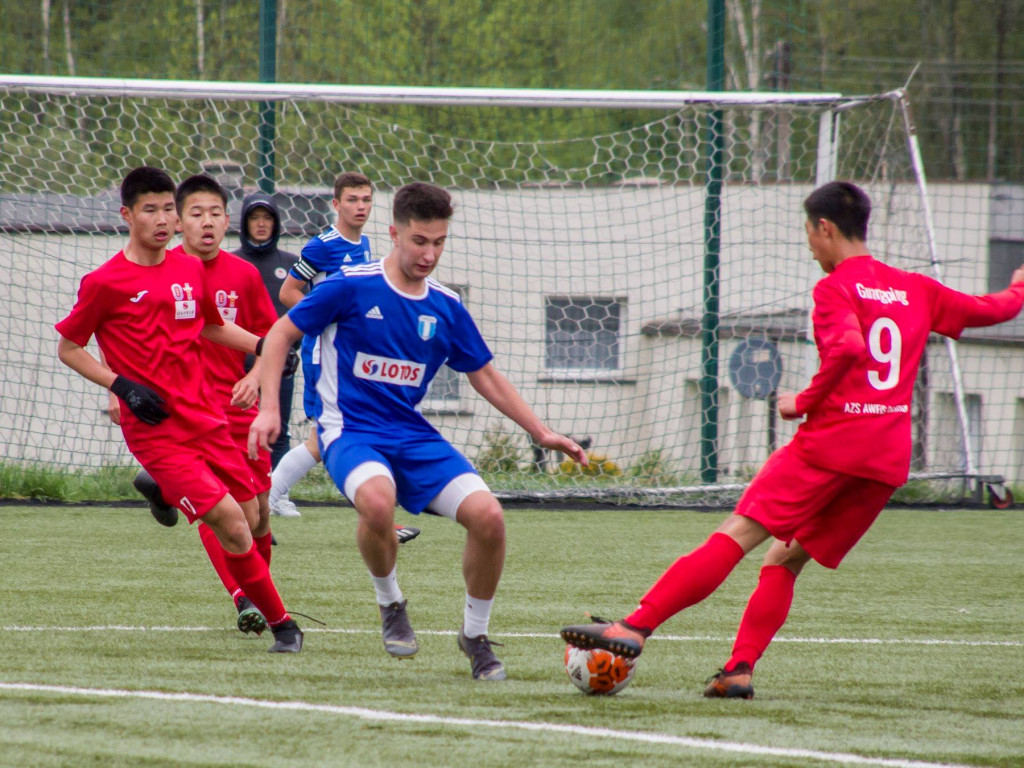 Mecz juniorów Cartusii z piłkarzami z Chin
