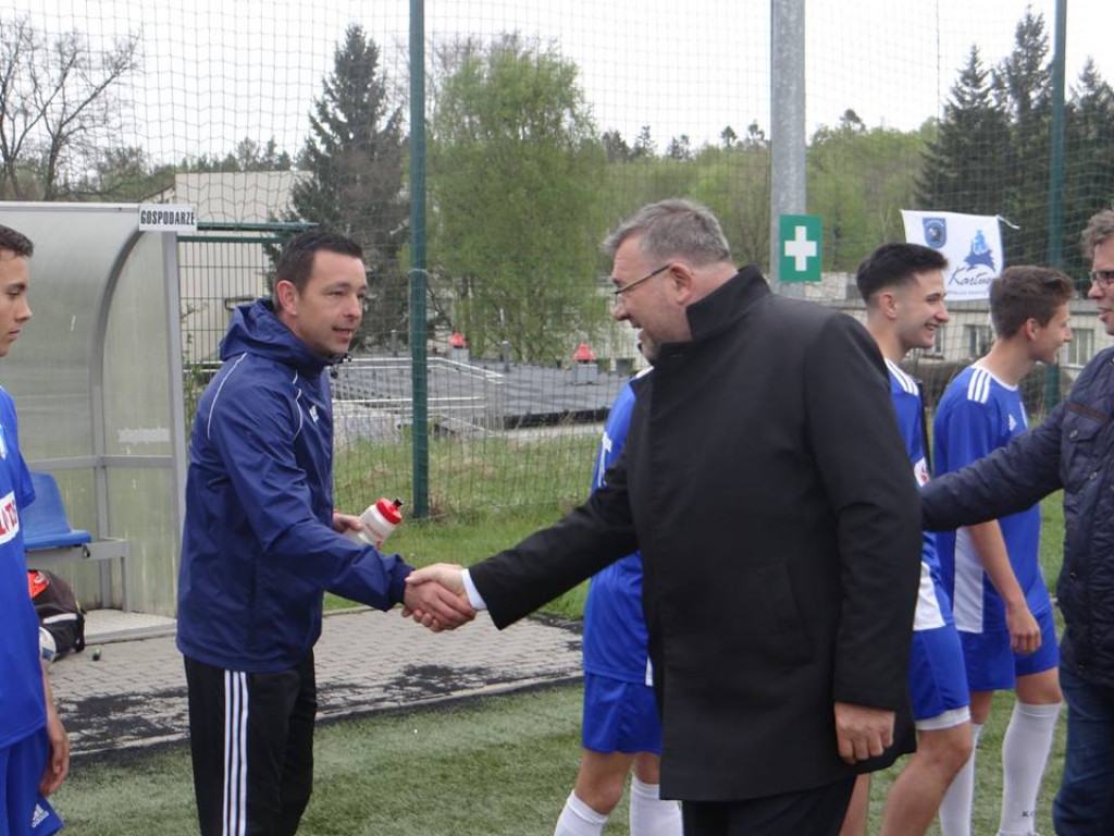 Mecz juniorów Cartusii z piłkarzami z Chin