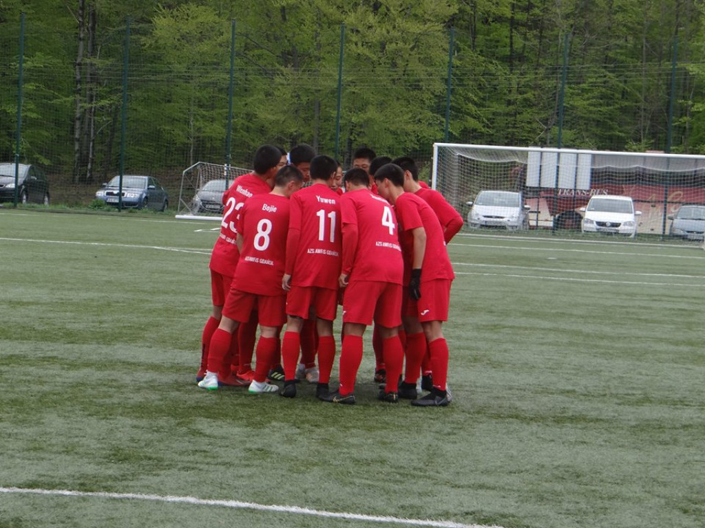 Mecz juniorów Cartusii z piłkarzami z Chin
